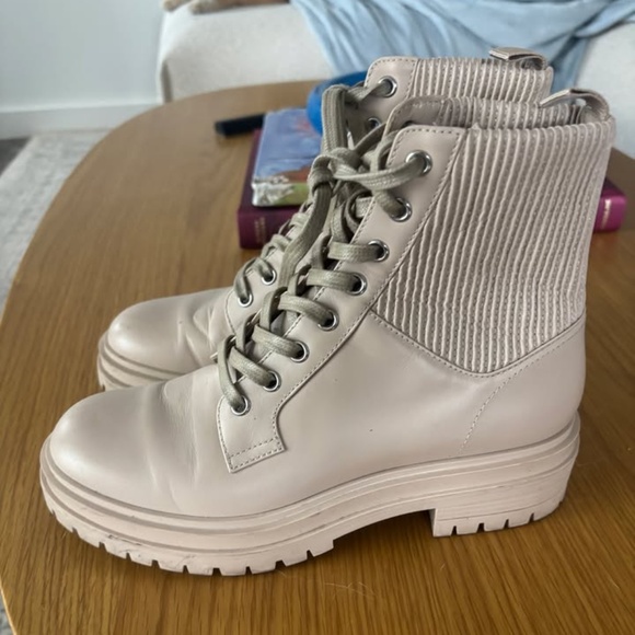 Gianvitto Rossi Neutral Boots - Picture 1 of 2